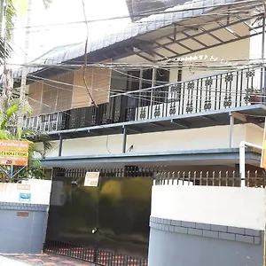 https://paradise-inn-guest-house.hotels-alappuzha.com