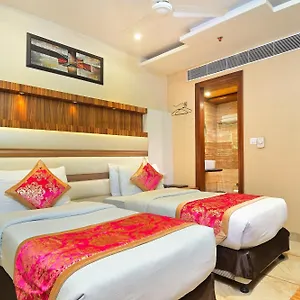**** Hotel Hari Piorko Grand - 2 Min From New Railway Station Inde